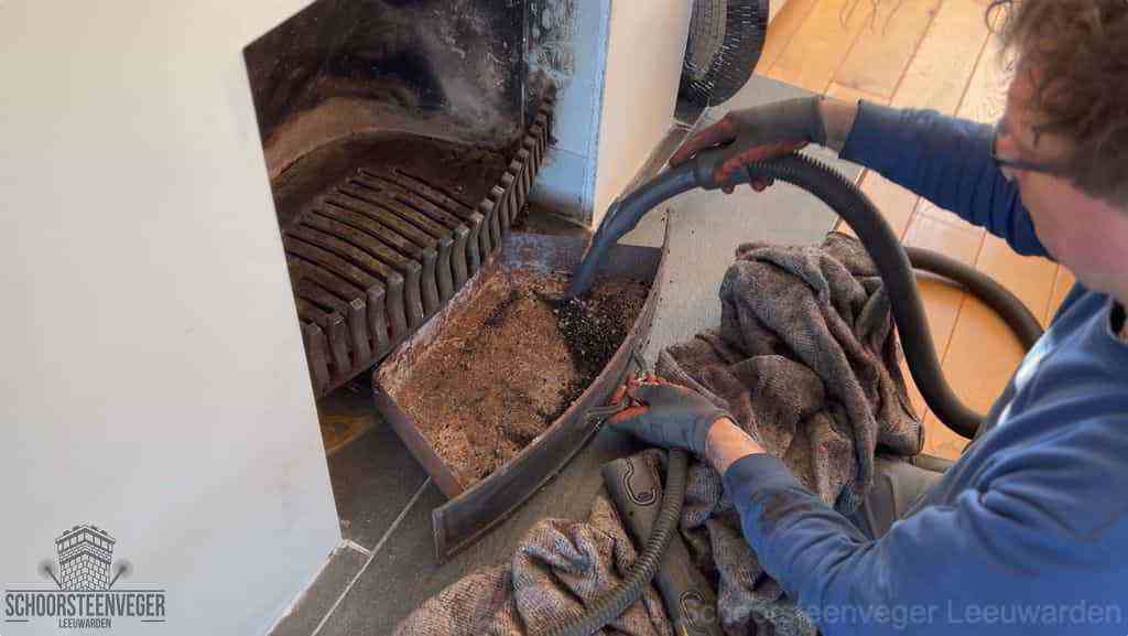 Prijs schoorsteenvegen Leeuwarden schouw reinigen Prijs schoorsteenvegen Leeuwarden schouw reinigen